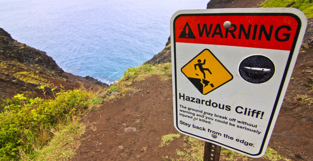 hazardous-cliffs-warning-na-pali-coast-trail-